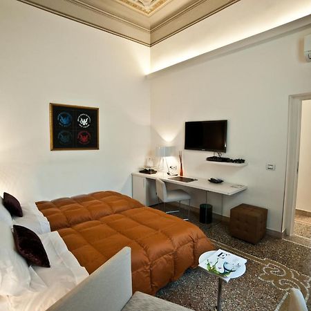 Town House Cavour Panzió Reggio di Calabria Szoba fotó