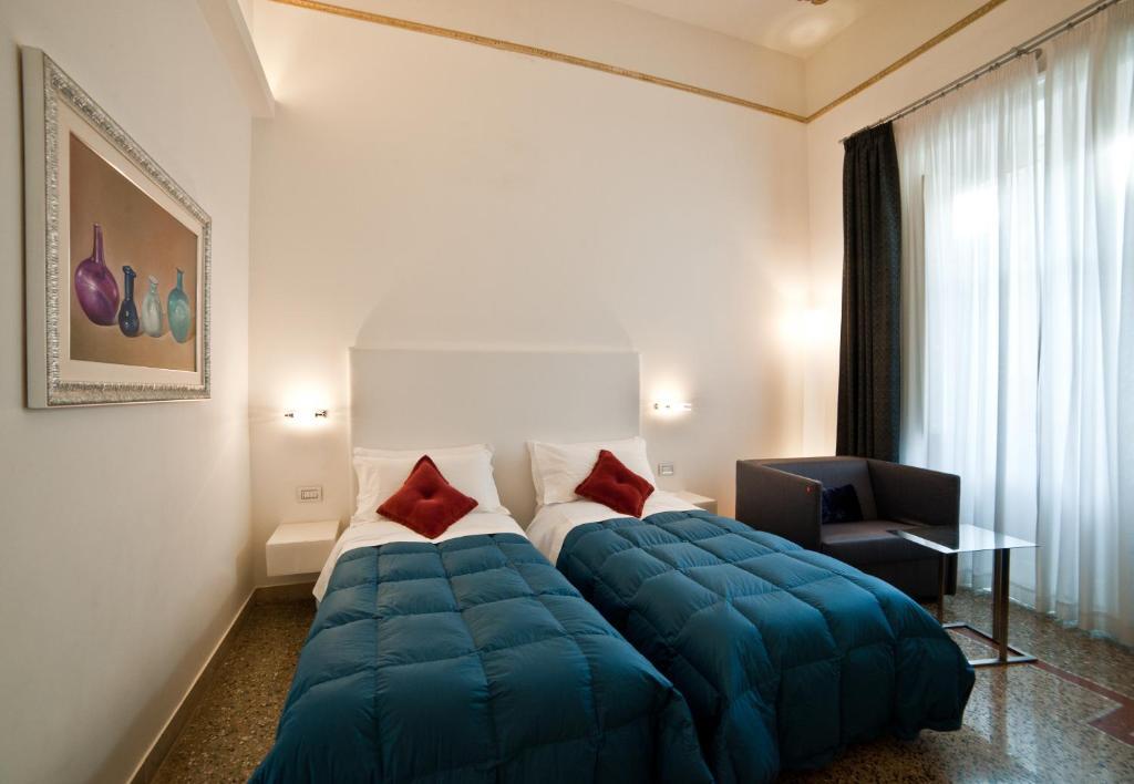Town House Cavour Panzió Reggio di Calabria Szoba fotó