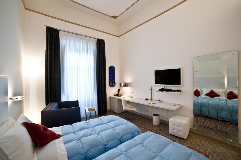 Town House Cavour Panzió Reggio di Calabria Szoba fotó