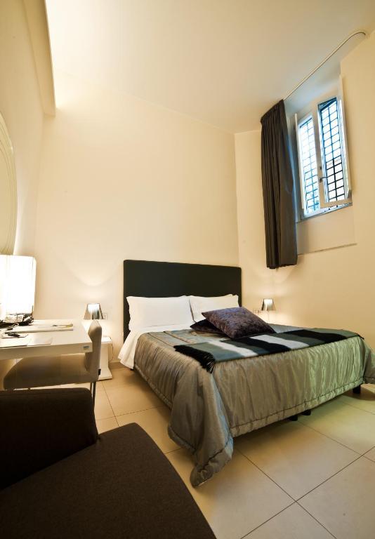 Town House Cavour Panzió Reggio di Calabria Szoba fotó