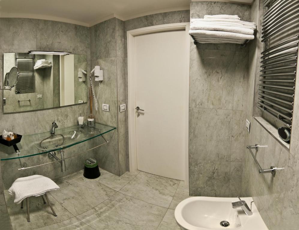Town House Cavour Panzió Reggio di Calabria Szoba fotó