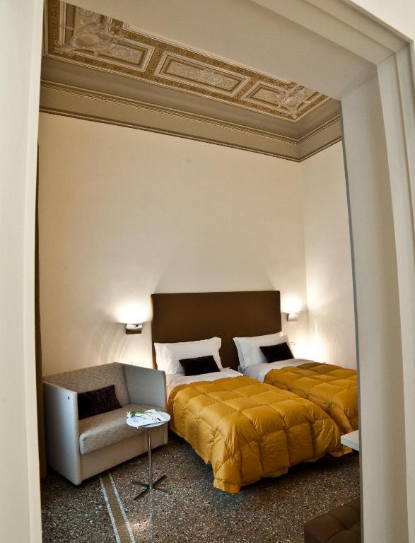 Town House Cavour Panzió Reggio di Calabria Szoba fotó