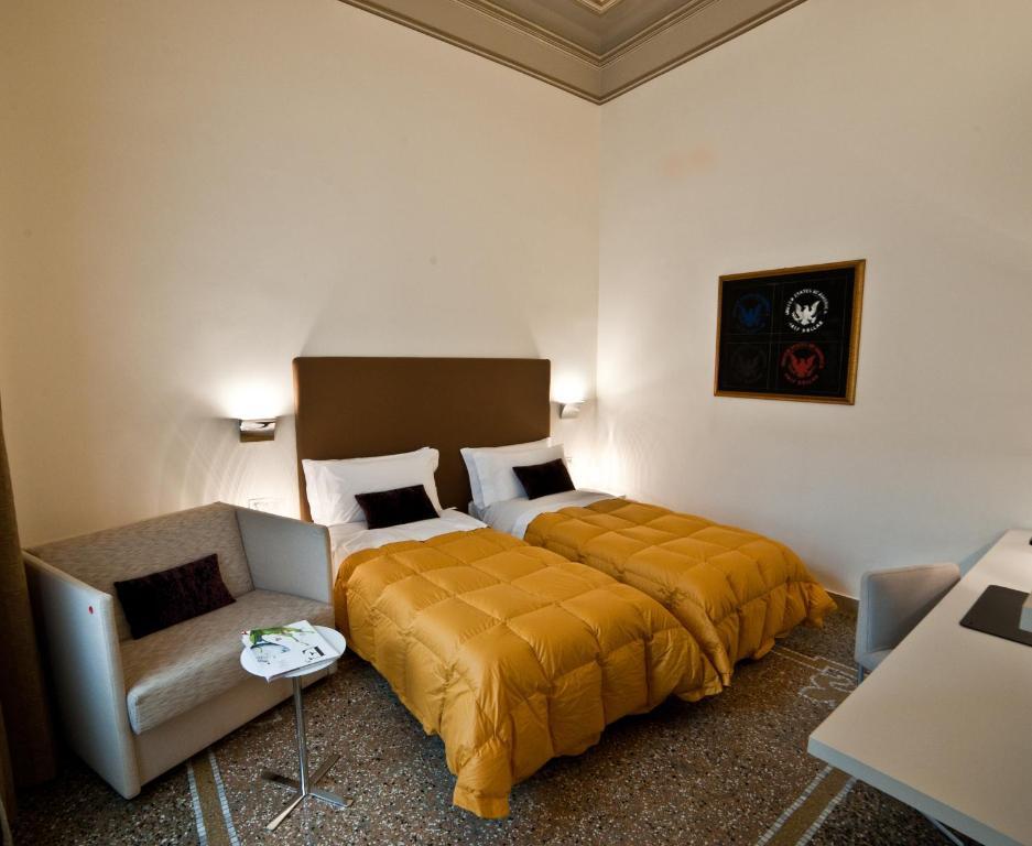 Town House Cavour Panzió Reggio di Calabria Szoba fotó