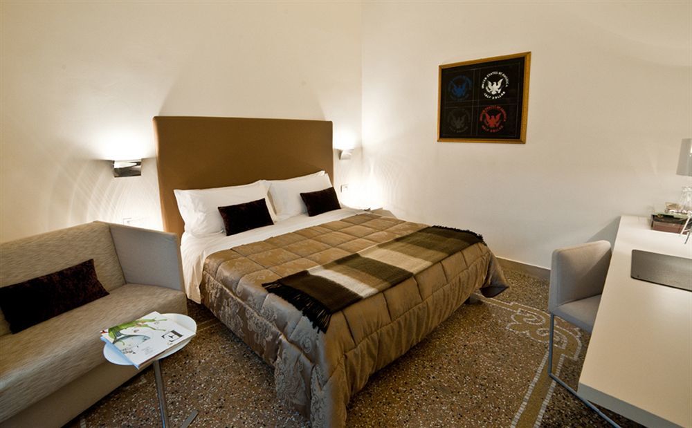 Town House Cavour Panzió Reggio di Calabria Kültér fotó