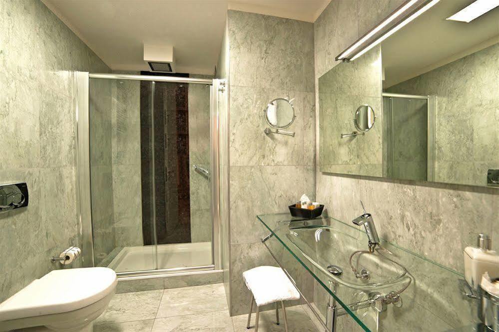 Town House Cavour Panzió Reggio di Calabria Kültér fotó