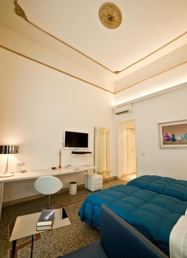 Town House Cavour Panzió Reggio di Calabria Kültér fotó