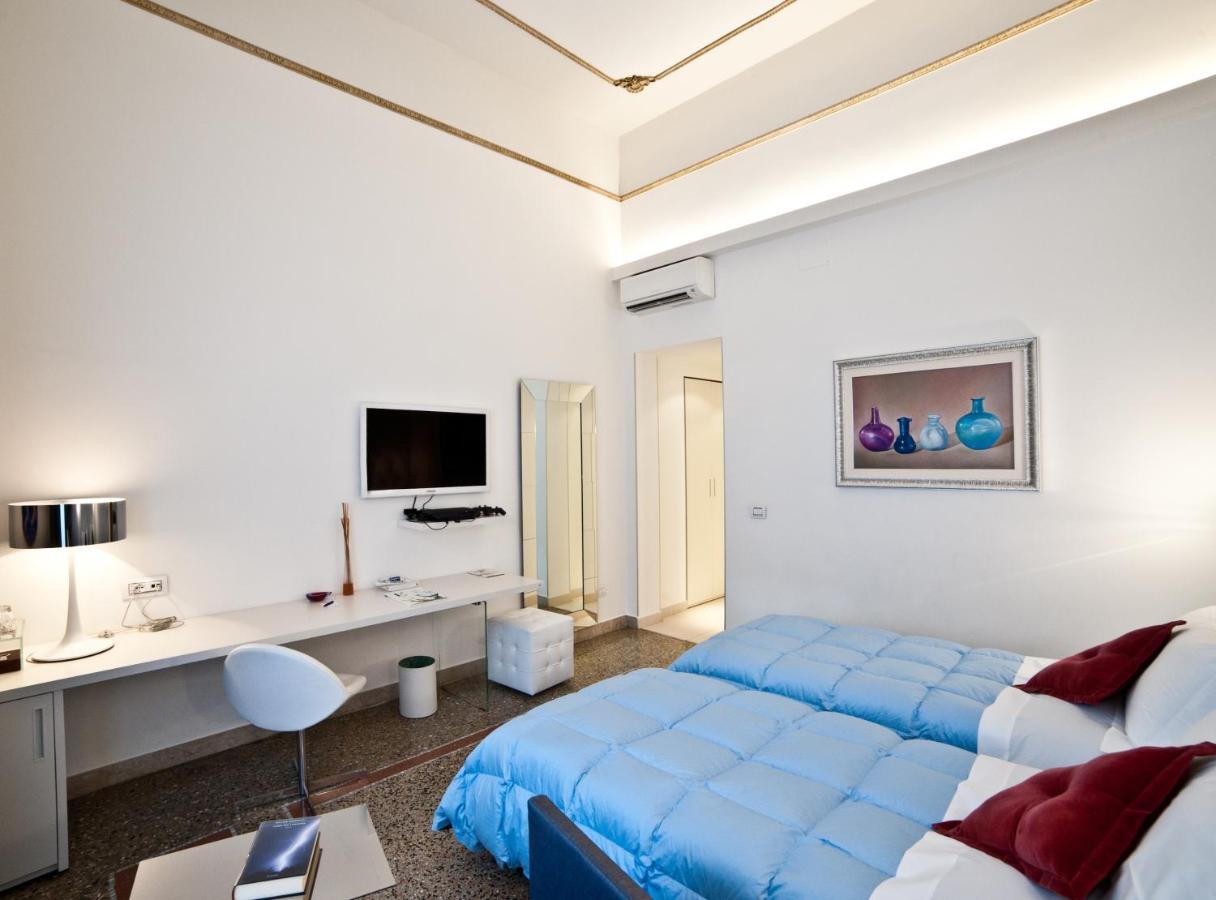 Town House Cavour Panzió Reggio di Calabria Szoba fotó